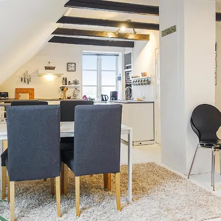 Awesome In With 1 Bedroom And Wifi *
